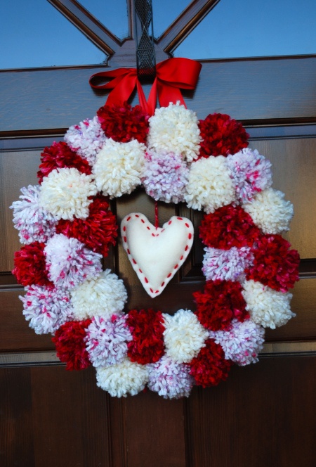 Christmas pom-pom-wreath
