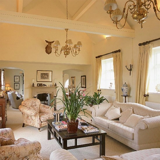 Traditional Cream-living room