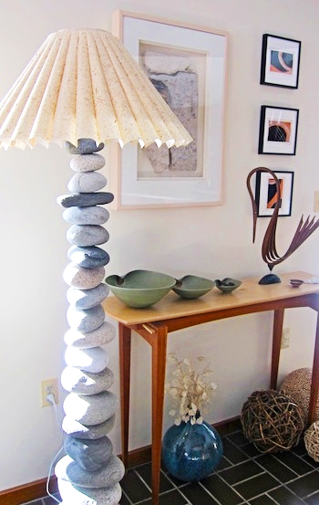 DIY Stone lamp-pebble craft idea