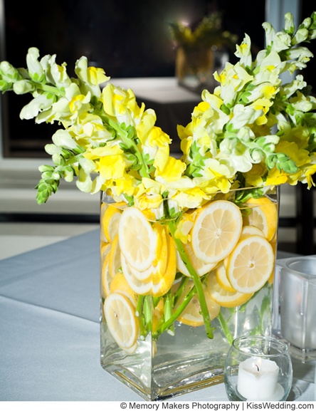 Flowers And Lemon Slices Vase Decor Idea